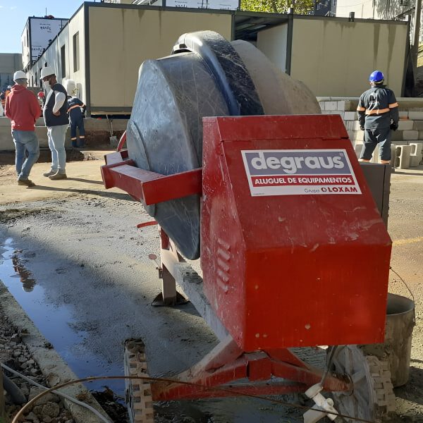Betoneira 400 Litros (Elétrica) em Uso