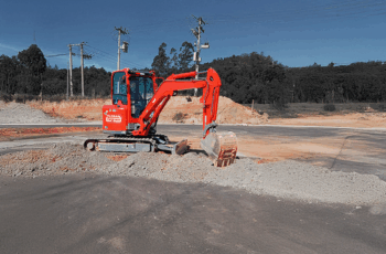 Mini escavadeira para aluguel com preço acessível em obras urbanas